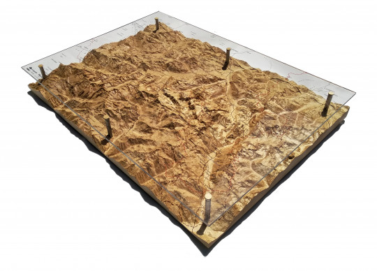 Reliefmodell_Holz_Oberengadin_Beschriftung.