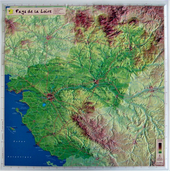 Raised relief map Pays de la Loire