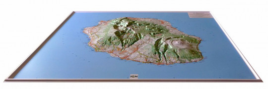 Raised relief La Reunion, medium as 3d map