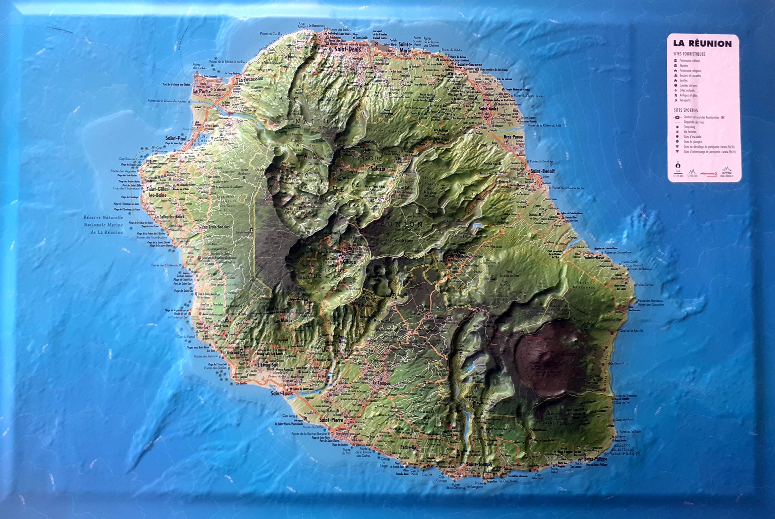 Carte en relief petit format - Ile de la Réunion - 31 X 31 cm – La