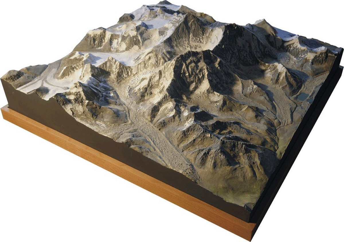 Bermodell Mount Everest 8.848 m