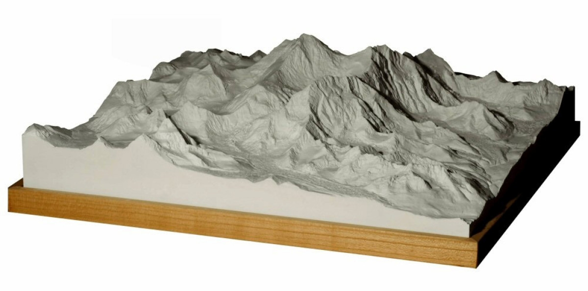 Bermodell Mount Everest 8.848 m