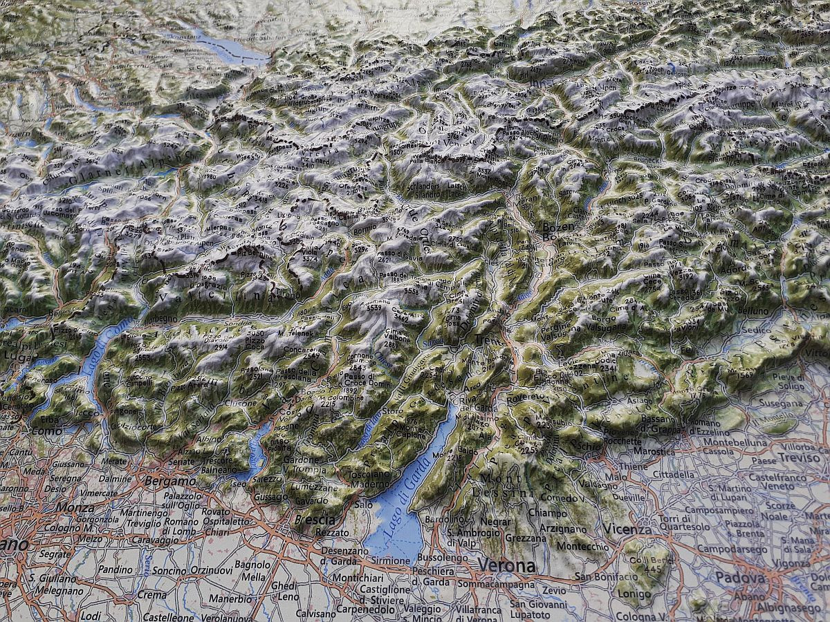 3D Raised relief map Alps XL, 1:1,000,000