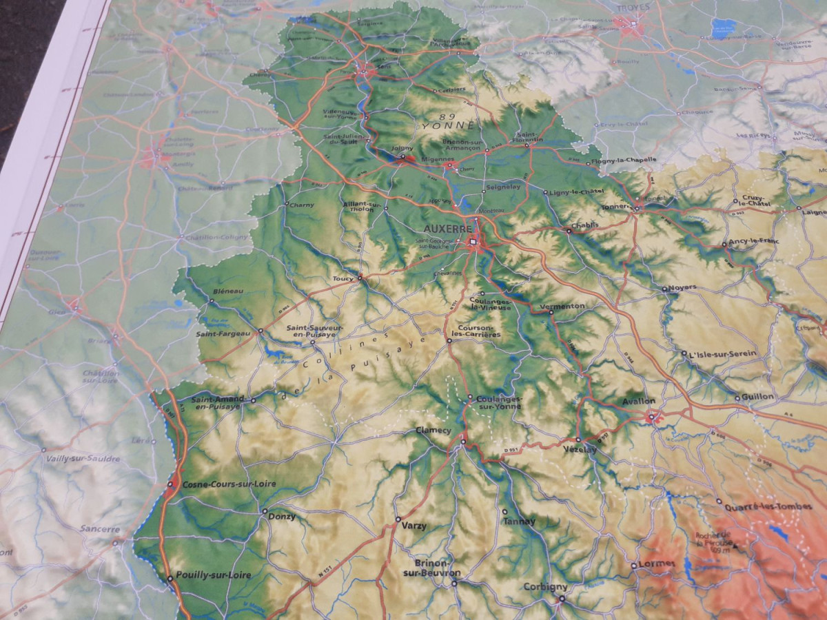 Raised Relief Map Burgundy