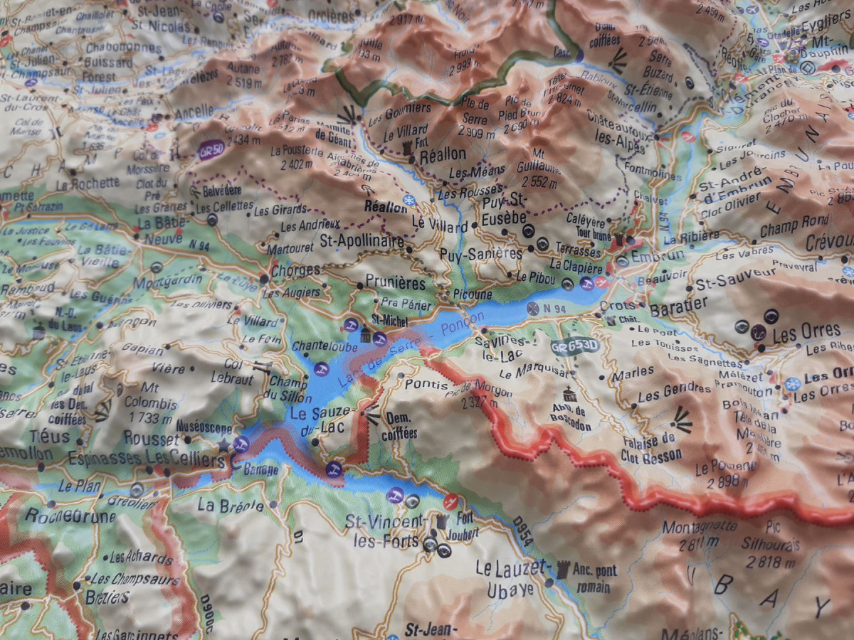 Raised relief map Hautes Alpes