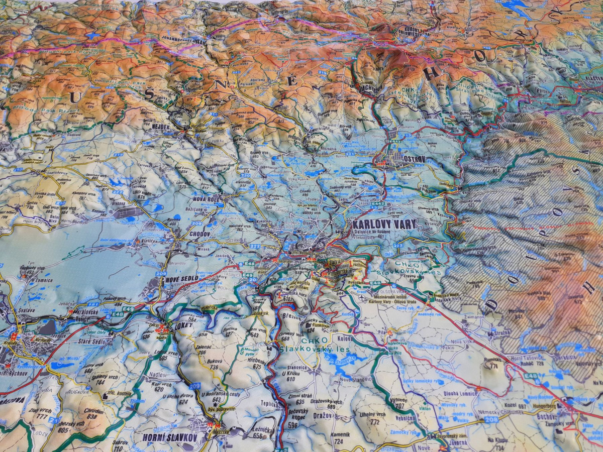 Relief map of the Karlovy Vary region