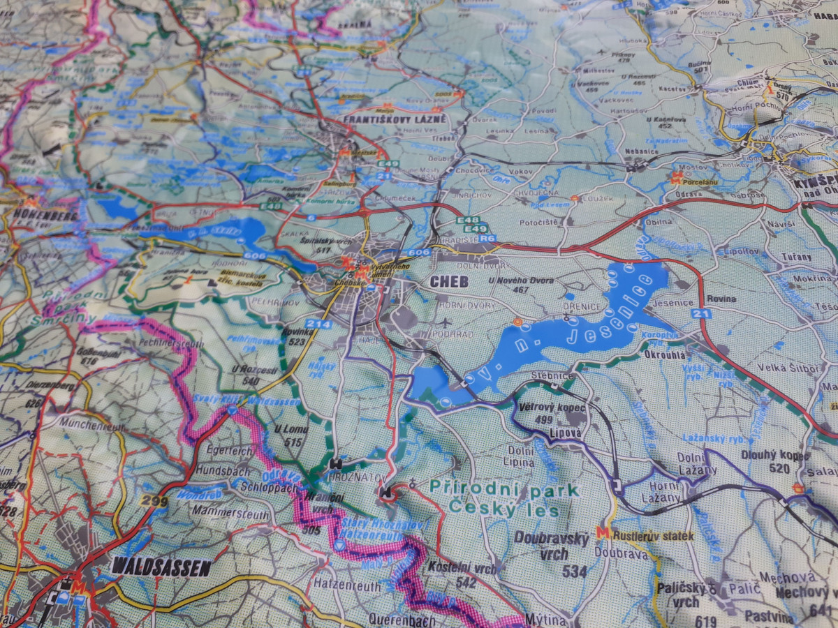 Relief map of the Karlovy Vary region