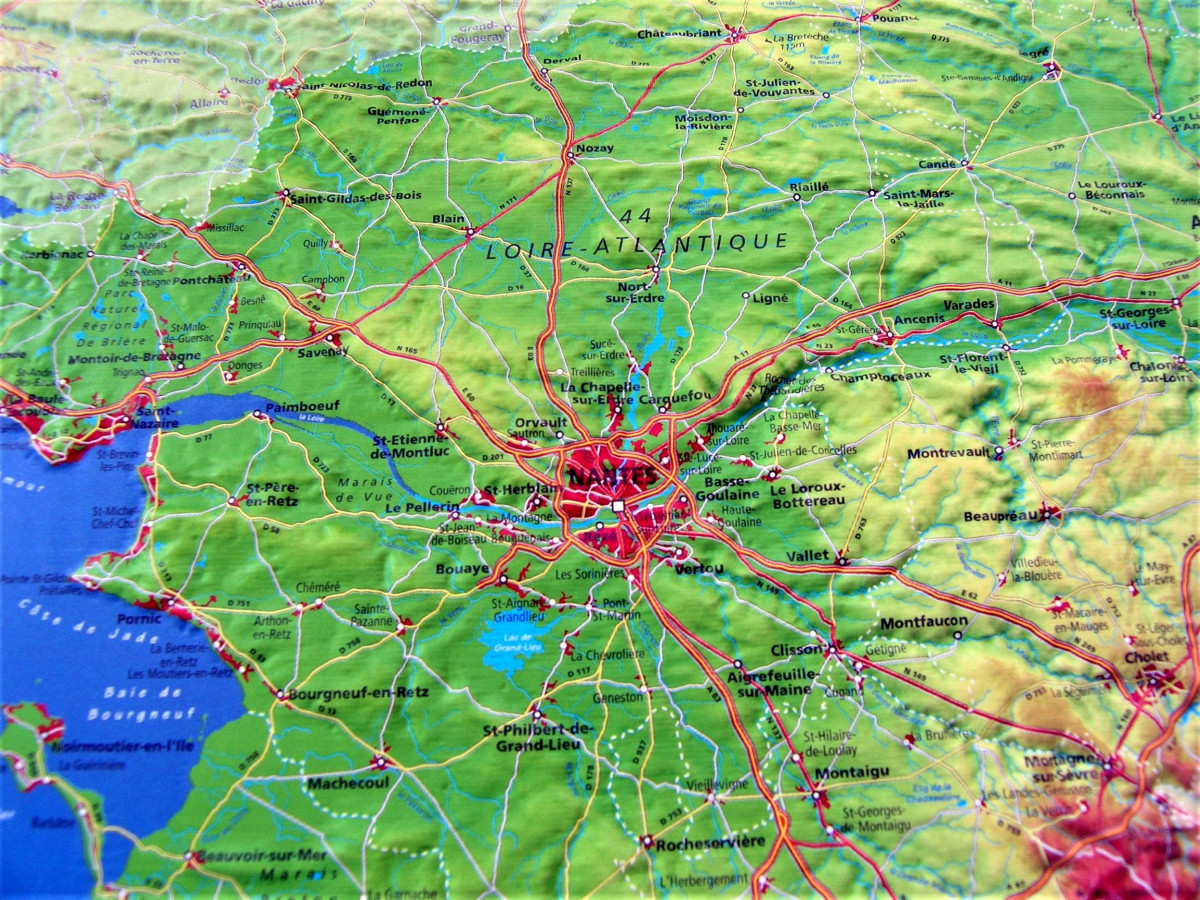Raised relief map Pays de la Loire