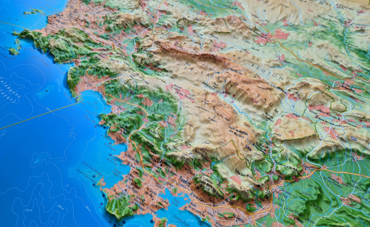 Raised relief map Marseille and surroundings