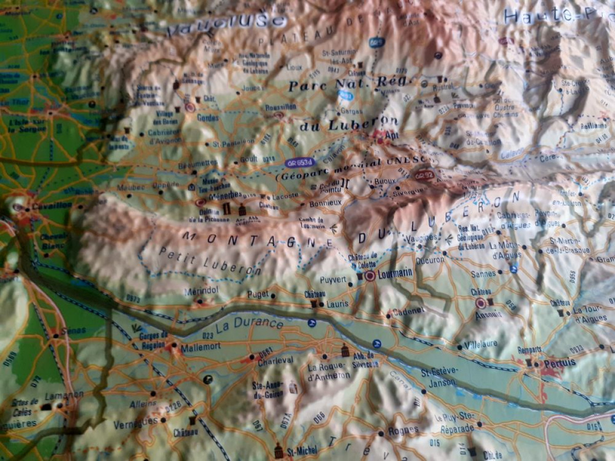 Raised relief map Massifs de Provence