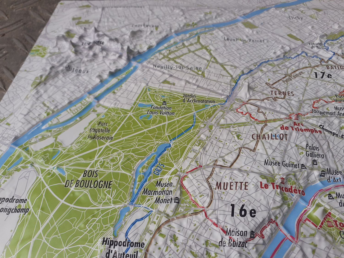 Raised relief map Paris