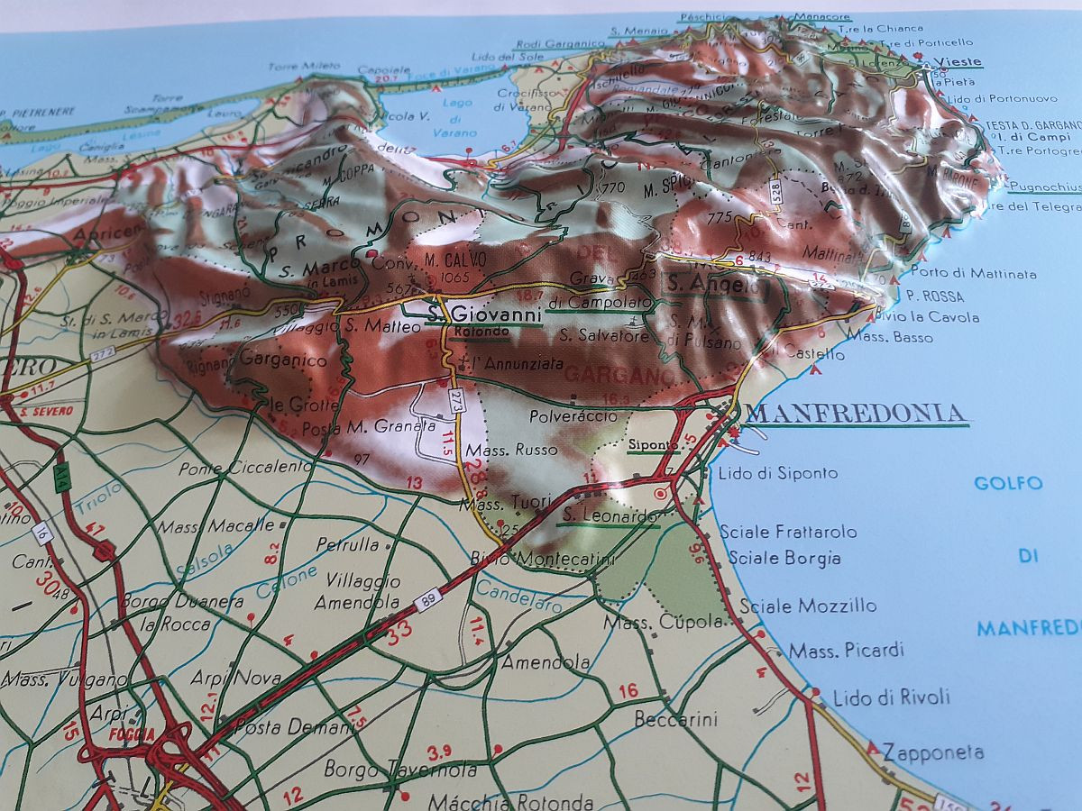Raised relief map Puglia et Basilicata