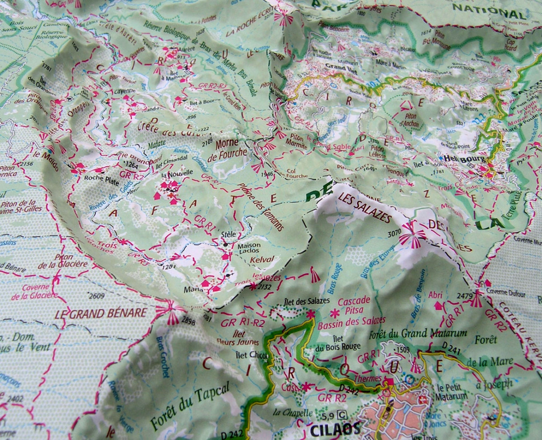 Raised relief map La Reunion_big